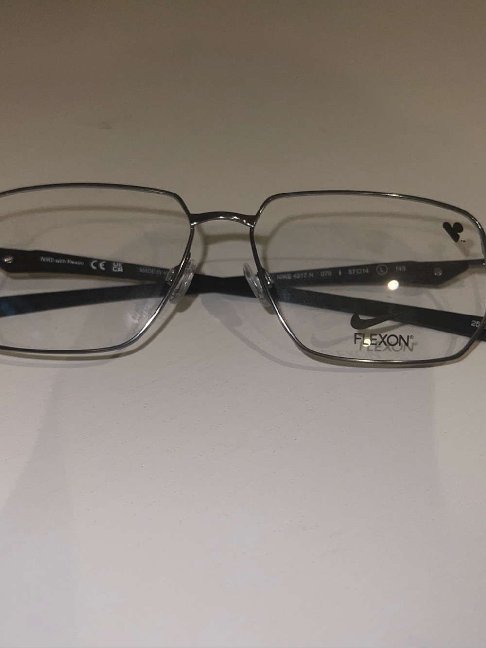 New Men's Nike 4317 Flexon Eyeglass Frame 070 57-14-145 New